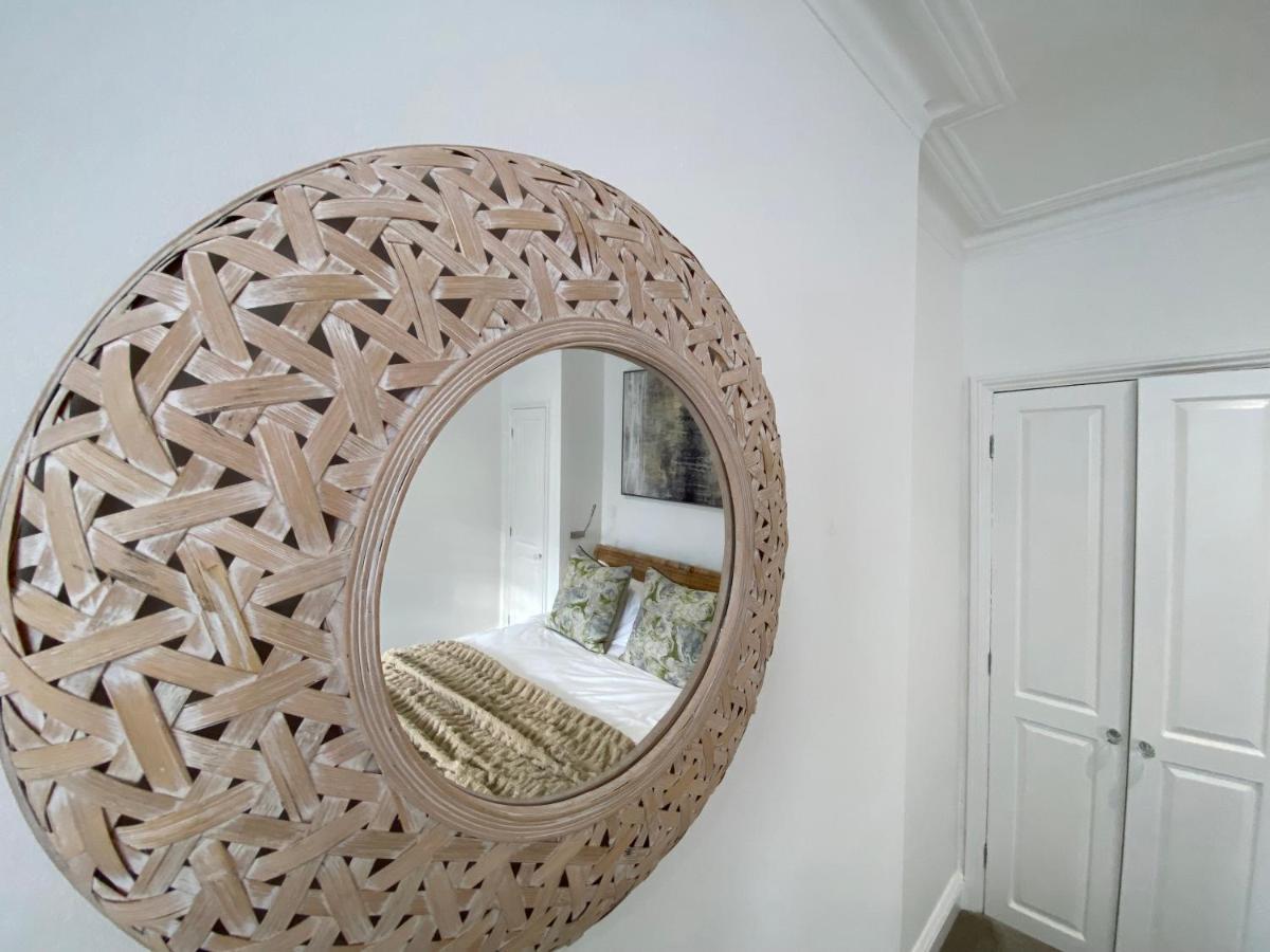 Fantastic Spacious Garden Flat With Own Private Entrance لندن المظهر الخارجي الصورة